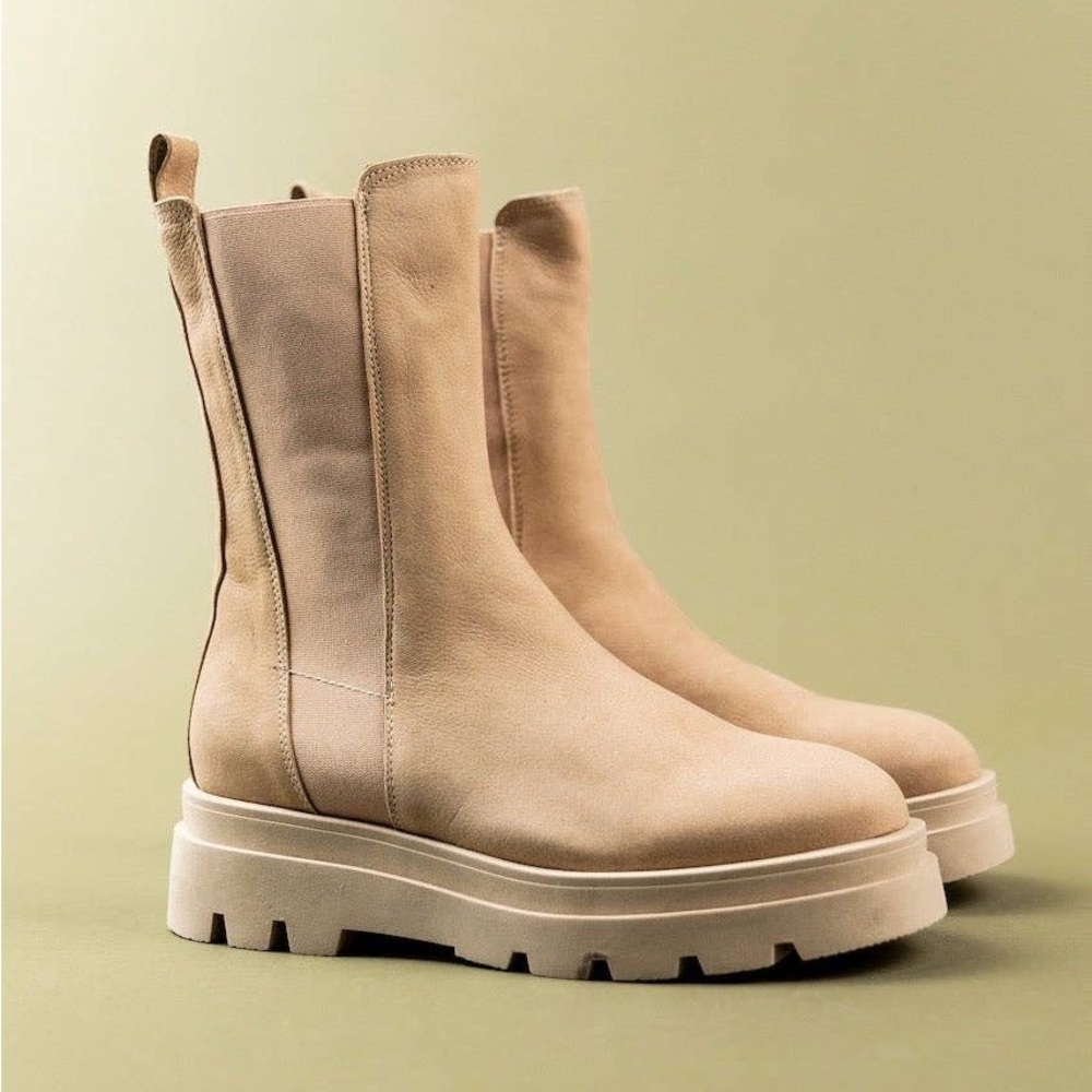Milan roolee tan beige suede leather boots size 39